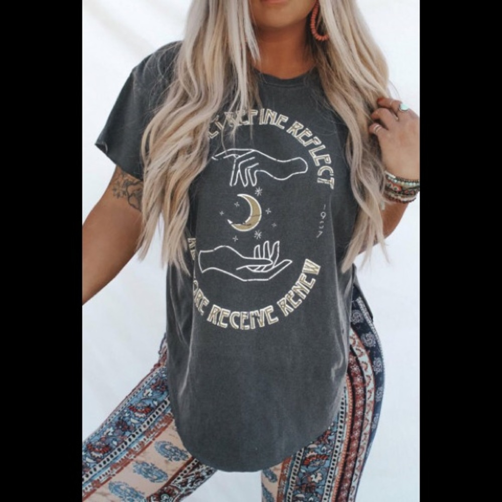 WHITE MAGIC SPELLS’ RECOVER RESET RESTORE Short Sleeve W/U Shape bottom T-Shirt